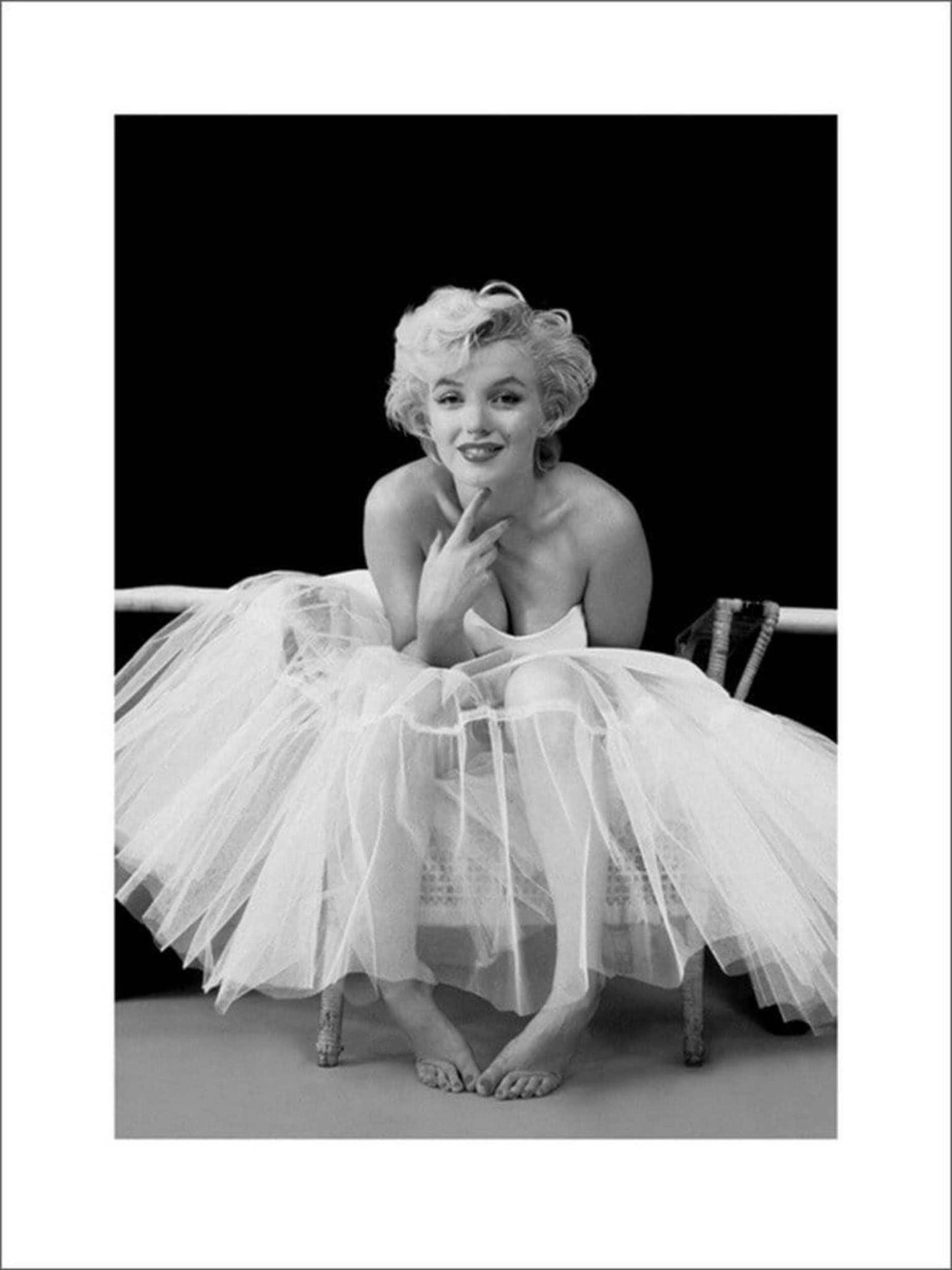 Pyramid Marilyn Monroe Ballerina Kunstdruk 60x80cm | Posters.nl