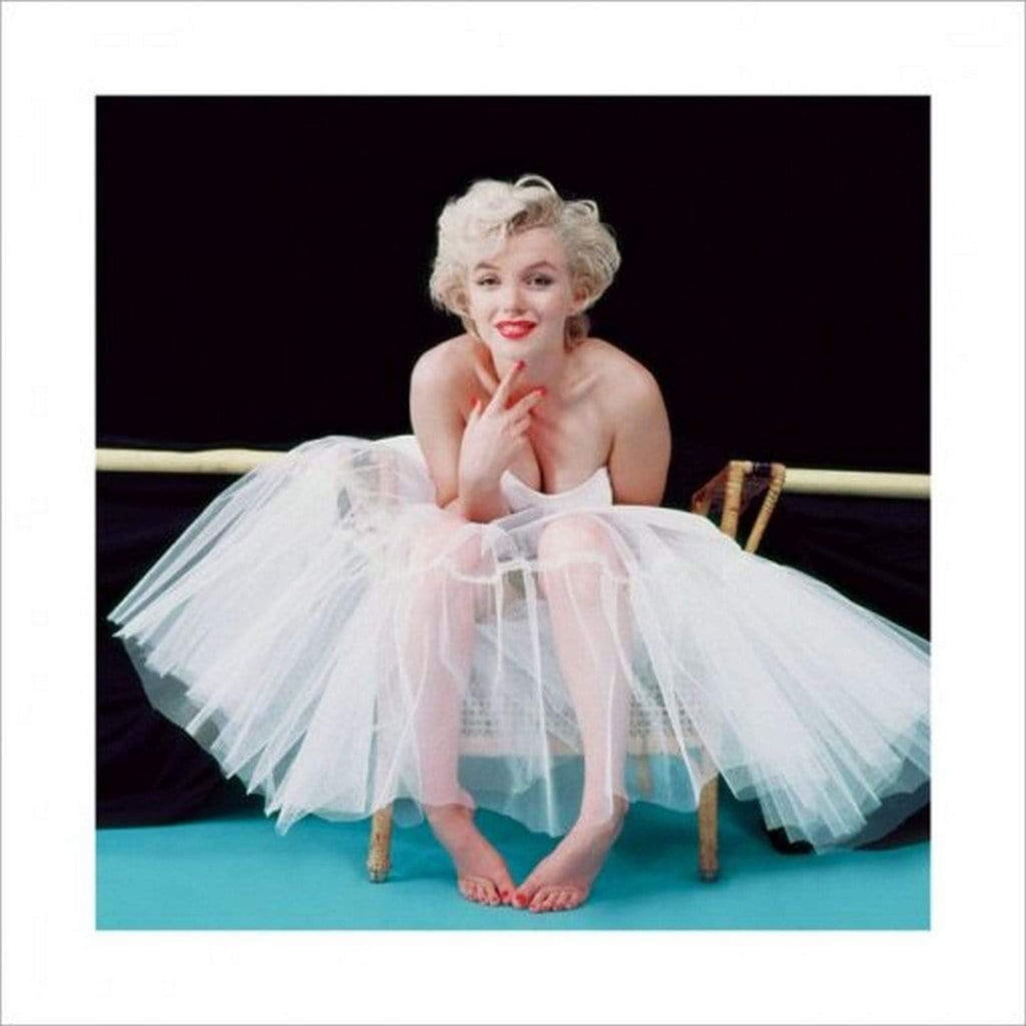 Pyramid Marilyn Monroe Ballerina Colour Kunstdruk 40x40cm | Posters.nl