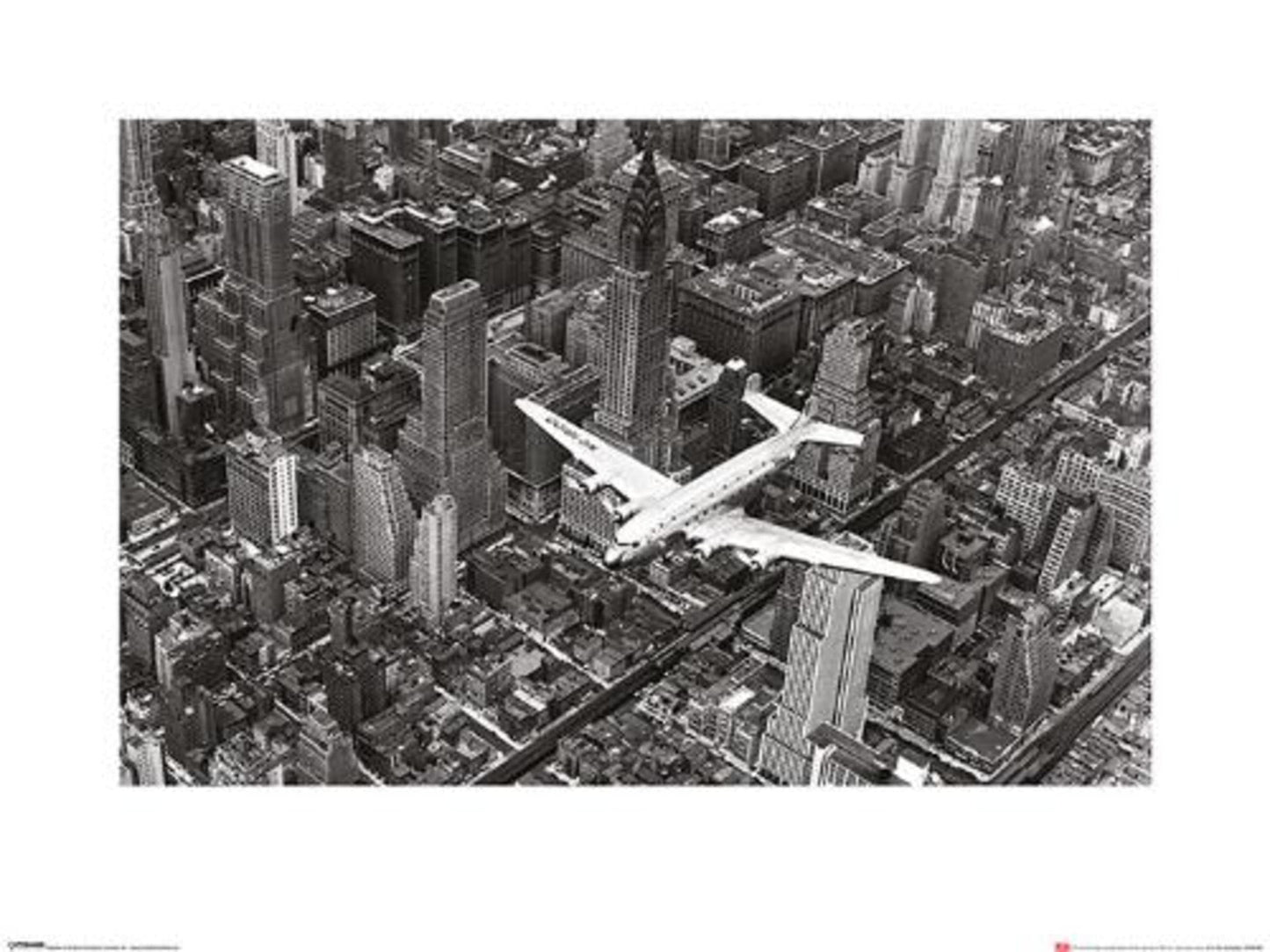 Kunstdruk Time Life DC4 Over Manhattan 80x60cm Pyramid PPR40198 | Posters.nl