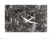 Kunstdruk Time Life DC4 Over Manhattan 80x60cm Pyramid PPR40198 | Posters.nl