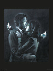 Grupo Erik Brandalised Mobile Phone Lovers Close Kunstdruk 30X40cm | Posters.nl