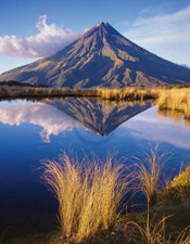 Popp Hackner  Mt. Egmont Kunstdruk 70x90cm | Posters.nl
