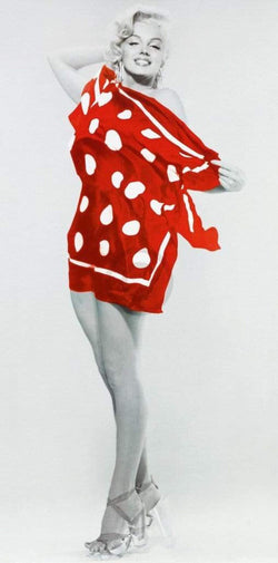Bert Reisfeld  Marilyn at the Beach, 1953 Kunstdruk 50x100cm | Posters.nl